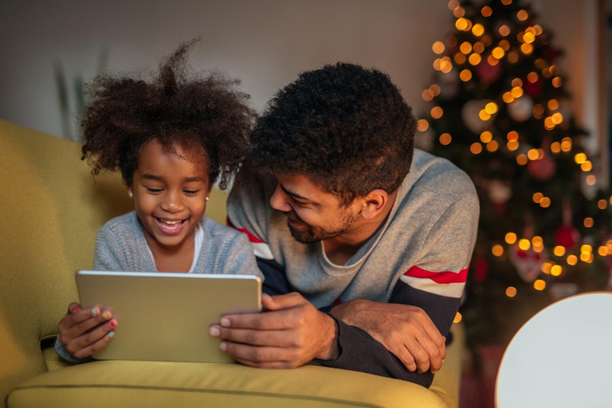father daughter tablet holidays